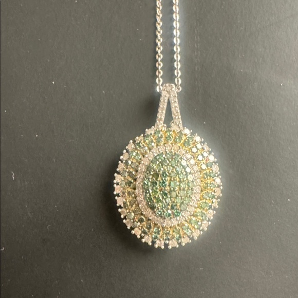 DIAMOND NECKLACE, GREEN AND WHITE, IR), W/18” CHAIN - Picture 4 of 5
